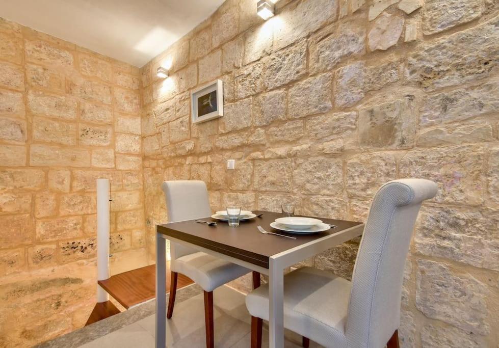 Orangery 101 - Duplex Studio Apartment Валета Екстериор снимка