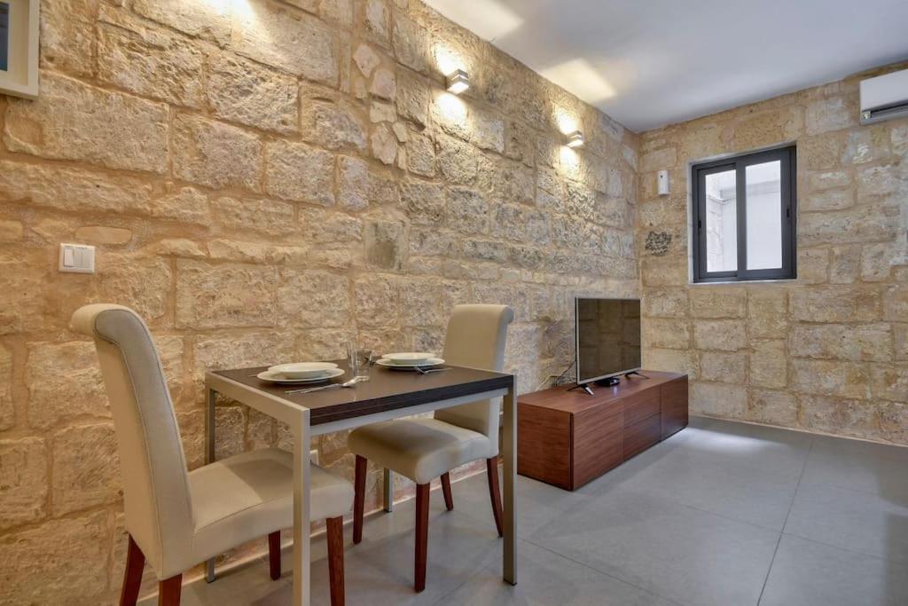 Orangery 101 - Duplex Studio Apartment Валета Екстериор снимка
